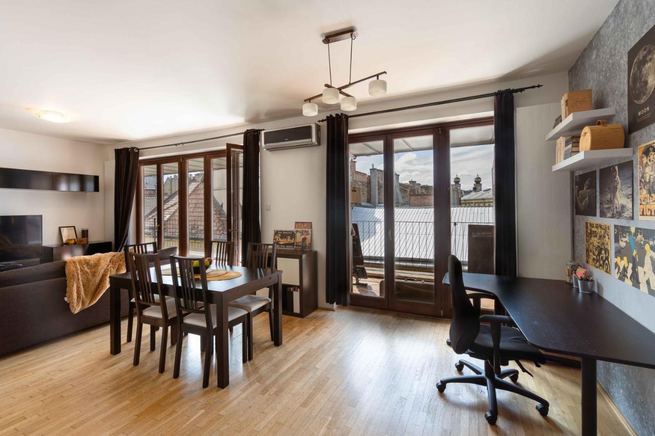 Sunny Penthouse Front Of Szimpla Kert Apartment Budapest Exterior photo