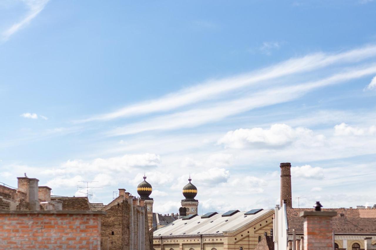 Sunny Penthouse Front Of Szimpla Kert Apartment Budapest Exterior photo